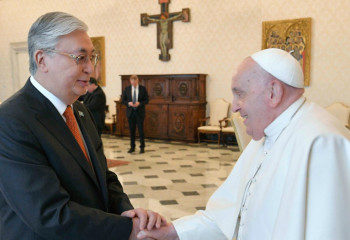 Kassym-Jomart Tokayev meets with Pope Francis in Vatican