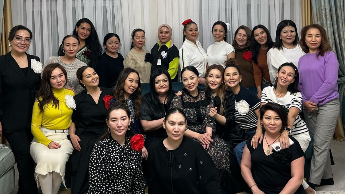  instagram.com/aigulmukei 