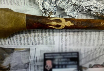 Флейту для жуткого ритуала из человеческой кости пытались провезти через таможню