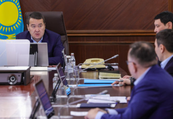 Премьер-министр экономиканы жаңғырту мәселелері жөніндегі мемлекеттік комиссияның отырысын өткізді