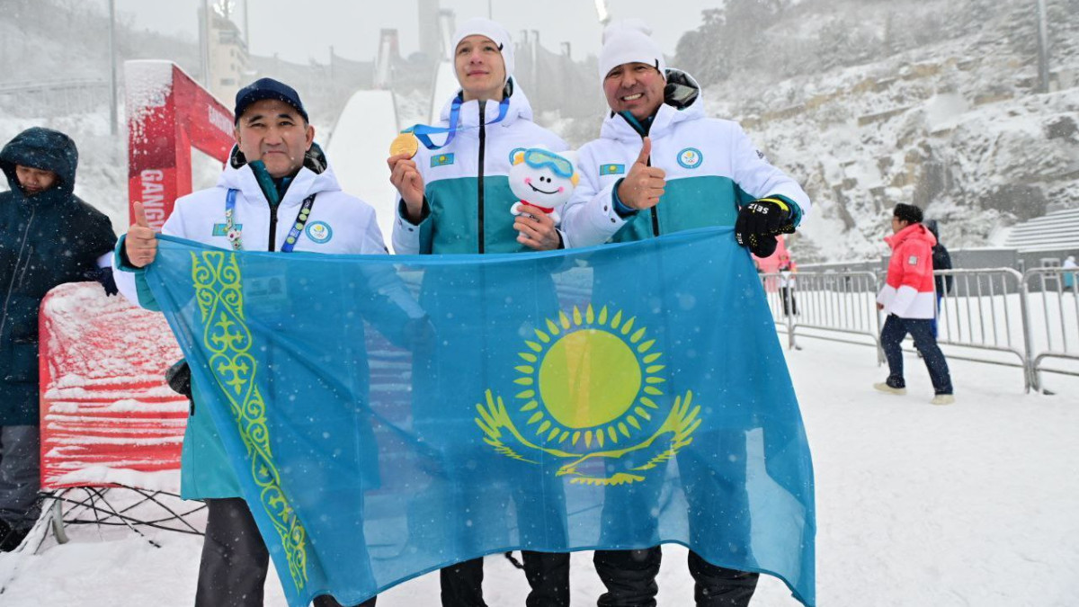 Глава государства поздравил Илью Мизерных с победой на юношеской олимпиаде