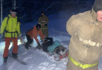 Россиянка сломала ногу во время катаний в горах ВКО