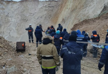 Возможен обвал грунта на месте падения автобуса с людьми в Павлодарской области