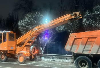 37,5 тысячи кубометров снега вывезли коммунальщики из Алматы