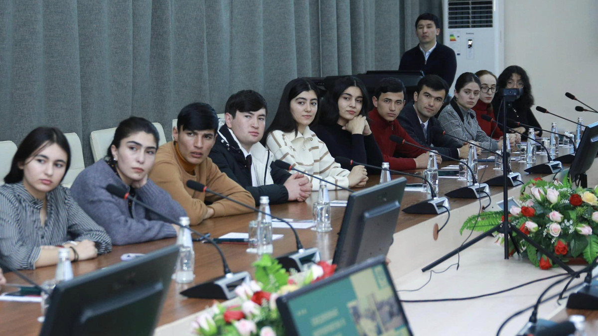 16 студентов из Таджикистана прибыли в Amanzholov University