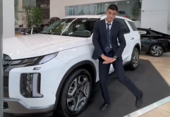 Подарит ли шеф менеджеру автосалона новый внедорожник?