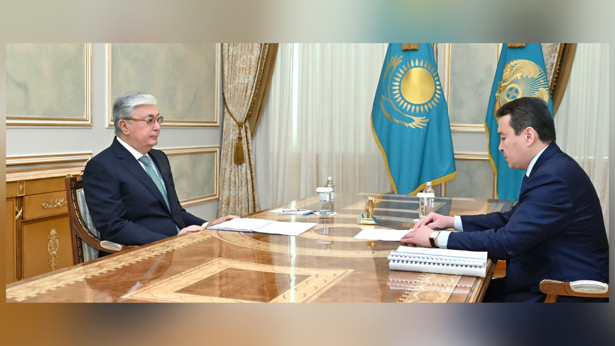 Президент заслушал доклад премьер-министра об основных итогах развития Казахстана за 2023 год