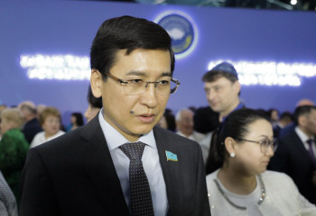 Какие изменения ждут врачей и пациентов Казахстана, рассказал депутат Мажилиса