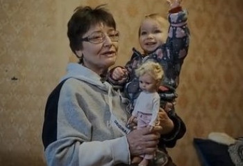 Женщина родила здорового ребенка в 61 год после 15 попыток ЭКО