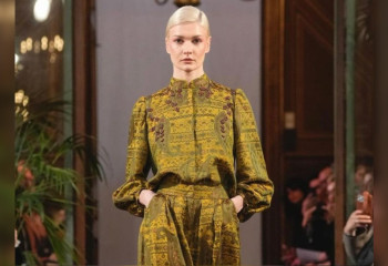 Казахская национальная одежда от кутюр поразила Парижскую неделю высокой моды