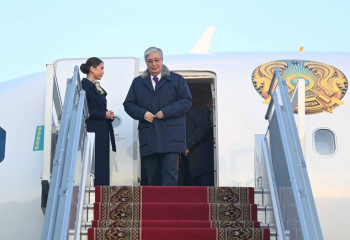 Токаев прилетел в Алматы с рабочим визитом