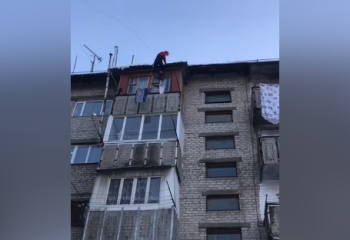 3-летняя девочка закрылась дома одна в Алматинской области