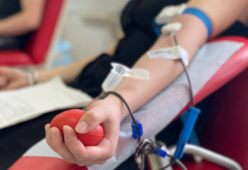 Донор болғандарға 923 теңге төленеді. Бұл сома жеткіліксіз – сенатор Ақмарал Әлназарова