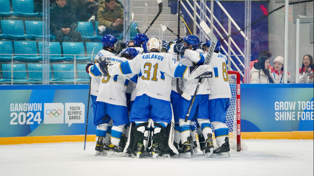 «Неописуемые ощущения. Не верится»: казахстанские хоккеисты после олимпийской "бронзы" поделились эмоциями