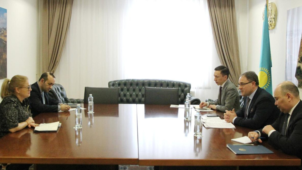 Перспективы сотрудничества Казахстана с Италией и Румынией обсуждены в МИД РК