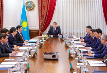 Әлихан Смайылов активтерді мемлекетке қайтару жөніндегі комиссияның отырысын өткізді