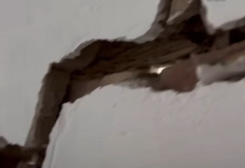 Алматыда жер сілкінісінен кейін жаңа мектеп құлағалы тұр