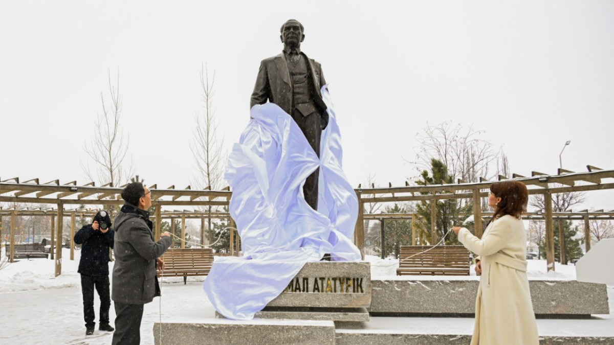Monument to Mustafa Kemal Ataturk unveiled in Almaty