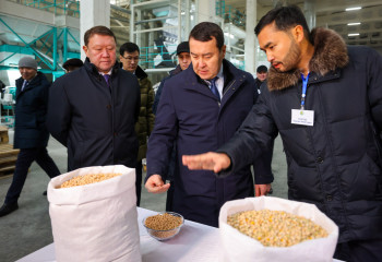 Әлихан Смайылов Қостанай облысындағы фермерлік шаруашылықтарда болды