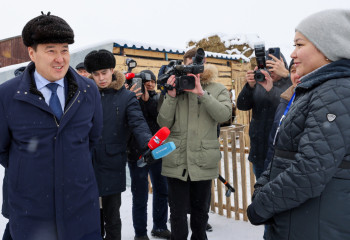 Alikhan Smailov gets acquainted with implementation of Auyl Amanaty project in Kostanay region