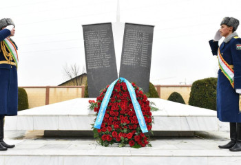 Глава МИД возложил венок к Монументу казахским войнам в Душанбе