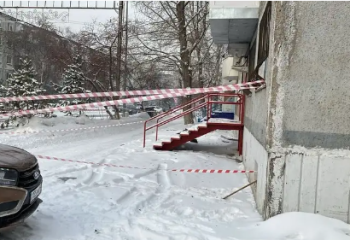 Крыша пятиэтажки провалилась в Петропавловске