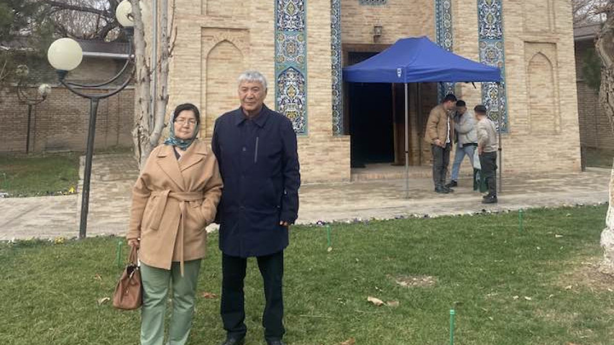 «Қатты ұялтады». Экс-депутат Ташкентте емделген қазақ әйелдерінің әрекетін сынады