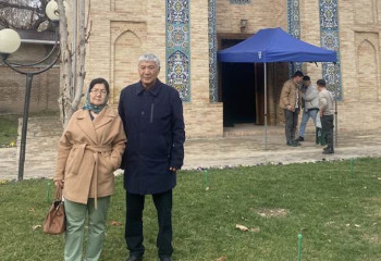 «Қатты ұялтады». Экс-депутат Ташкентте емделген қазақ әйелдерінің әрекетін сынады