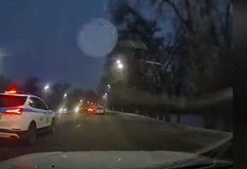 «Без лишних вопросов сопроводили нас в час пик» - алматинец поблагодарил отозвавшихся на помощь человеку с инфарктом полицейских