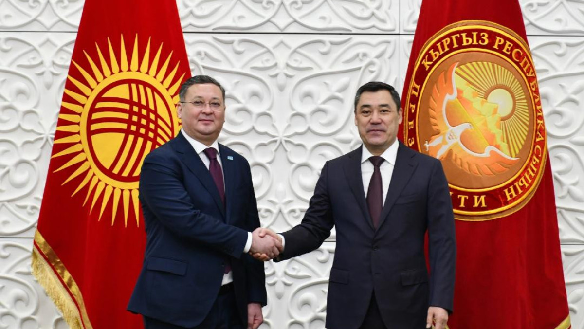 Садыр Жапаров принял министра иностранных дел Казахстана Мурата Нуртлеу