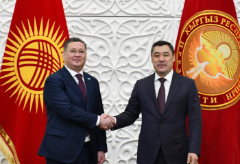 Садыр Жапаров принял министра иностранных дел Казахстана Мурата Нуртлеу