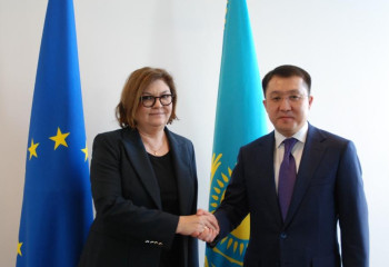 Марат Карабаев встретился с еврокомиссаром по транспорту Адиной Вэлян