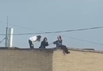 Школьницы из ВКО шокировали соцсети, забравшись на крышу ради фото