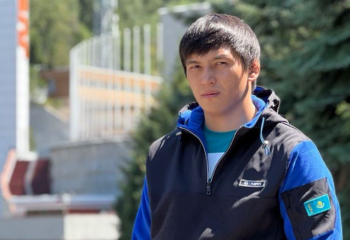 UFC: Азат Мақсұмның жекпе-жегі нешеде басталады