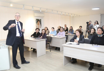 British scientist holds seminar for teachers in Almaty