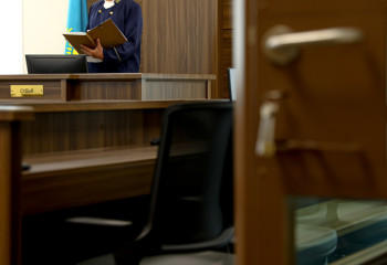 Педофилдердің өмір бойына соттайтын заң жобасы Мәжіліске жетті