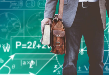 Мектептердің бірінде психикалық ауытқуы бар маман жұмыс істеген