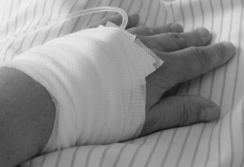 «Ата-анасы жасырған». Алматы облысында 9 жасар бала ВИЧ-тен көз жұмды