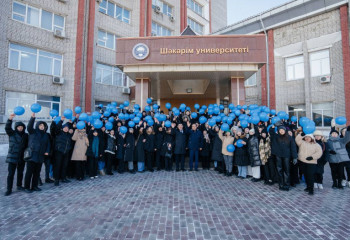 Аким области Абай встретился со студентами