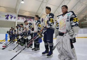 Астанада хоккейден Асқар Забикулинді еске алуға арналған турнир өтіп жатыр