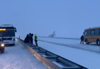 Бес облыста жол жабық тұр