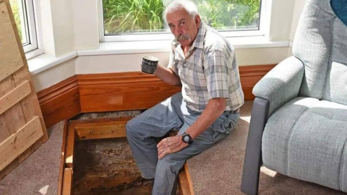 500-летний колодец обнаружил мужчина под собственной гостиной