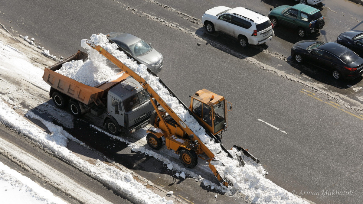 Почти 270 тыс. рейсов на полигоны: как улицы Астаны очищают от снега