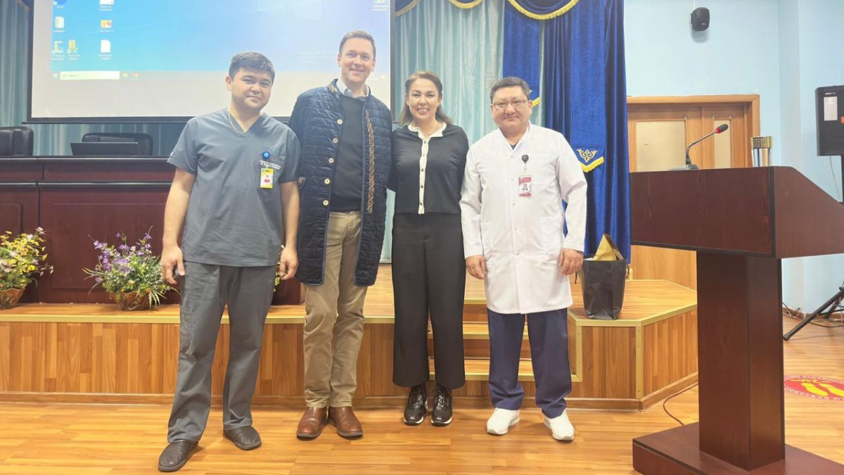 Алматинские врачи совместно с немецким нейрохирургом провели сложнейшие операции детям с гидроцефалией