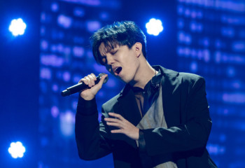 Dimash Qudaibergen took part in the CCTV CLASSICS NIGHT ceremony in China
