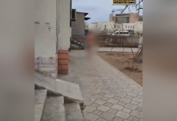 Мужчина разделся догола, ворвался в магазин и всех перепугал в Актау