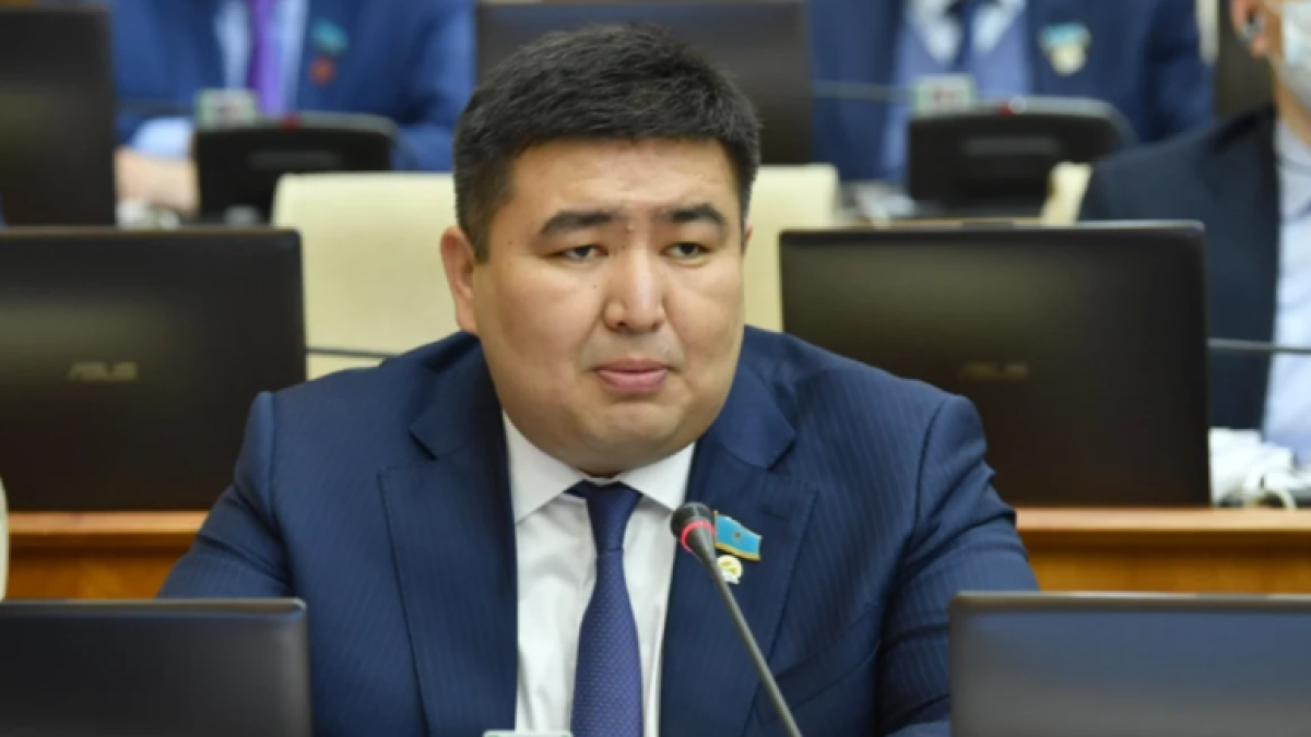 Елнұр Бейсенбаев: Үкіметтің жұмысы 10 балға татымады