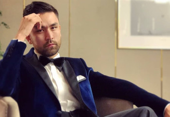 «Үйде отырсын». Әнші Amre болашақ жарына қоятын талабын айтты