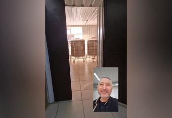 Бизнесмен закрыл фабрику по выпуску напитков из меда из-за высоких налогов в ВКО