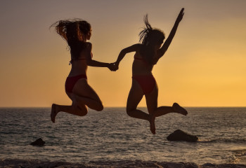 Парень отменил свадьбу из-за девичника в Дубае